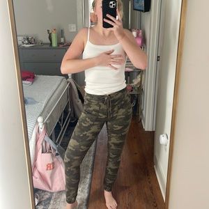 American Eagle joggers